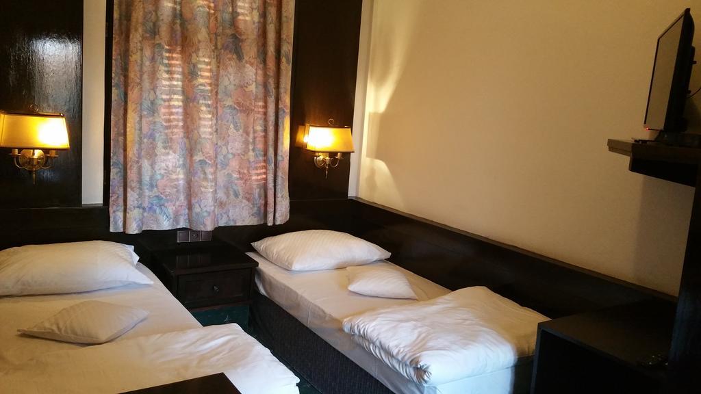 Conacul Balta Alba Hotell Eksteriør bilde
